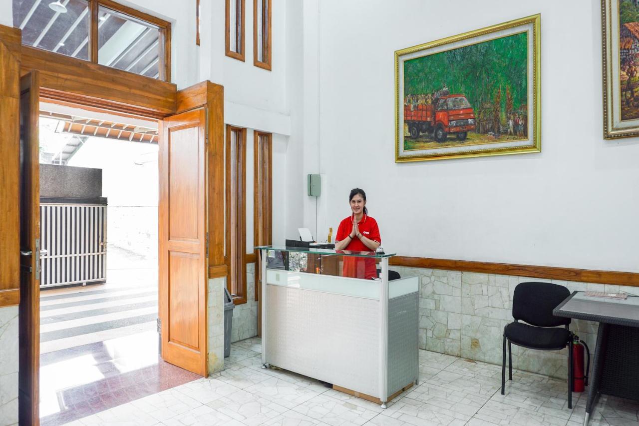Oyo 1209 Tirtasari Nice Guesthouse Bandung Exteriör bild